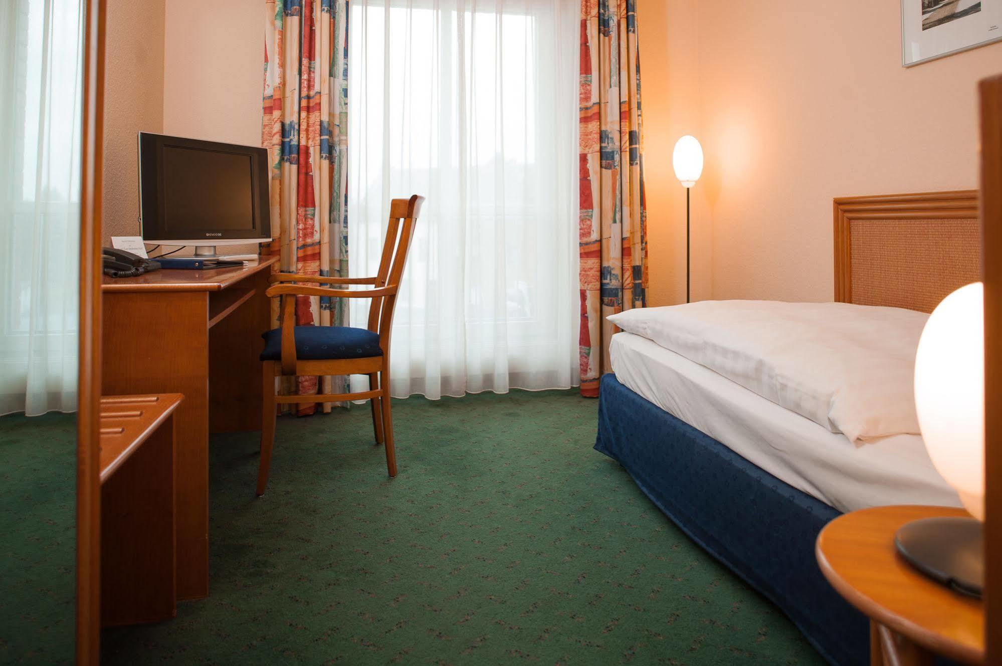 Hotel Zum Deutschen Eck เมียร์บุช ภายนอก รูปภาพ
