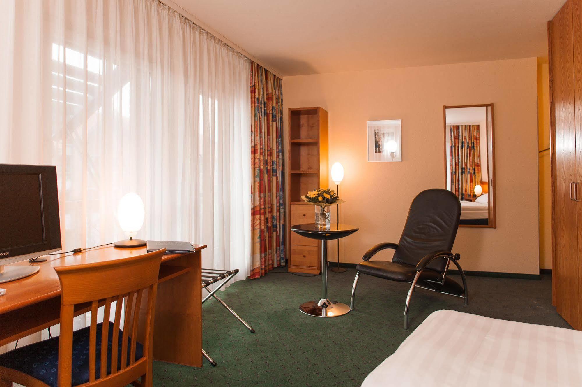 Hotel Zum Deutschen Eck เมียร์บุช ภายนอก รูปภาพ